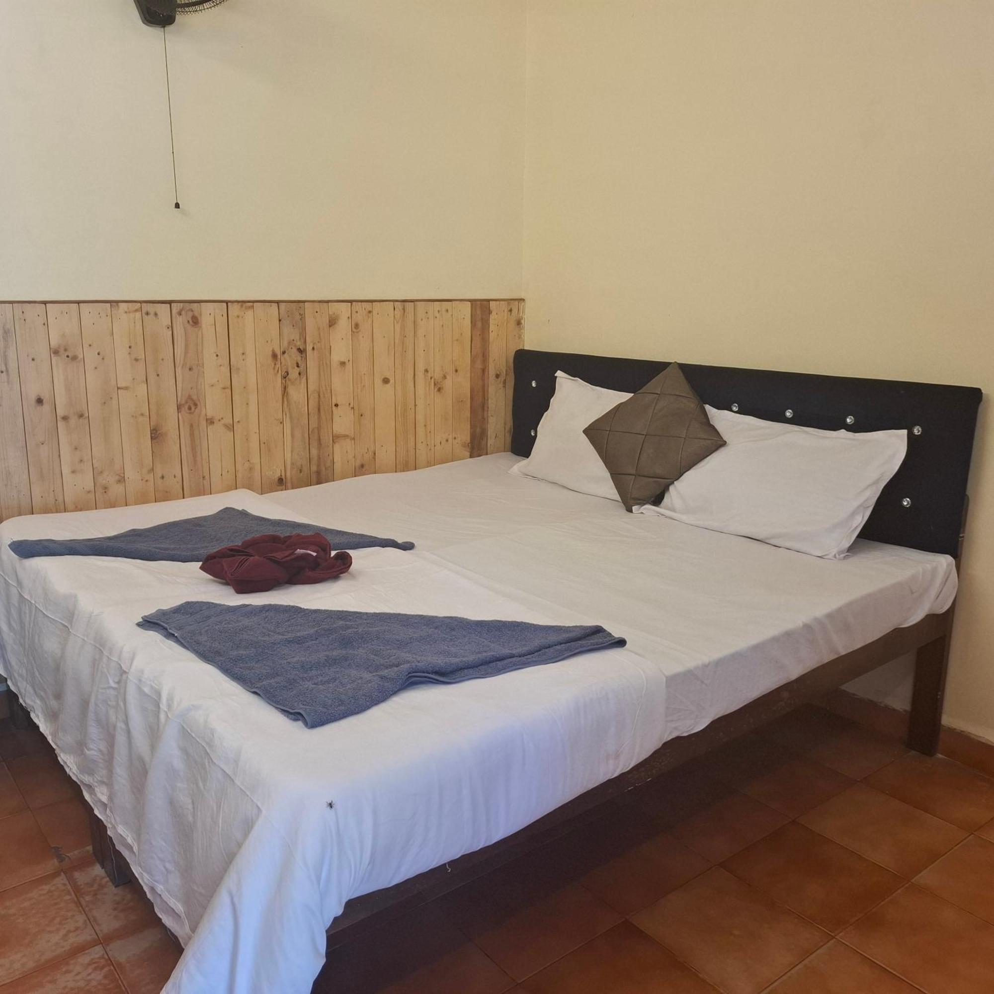 Ave Maria Guesthouse Colva Bagian luar foto